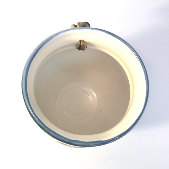 Art Pottery Wall Pocket Vase 6” Blue Daisy Flower Arts North Nova Scotia - Picture 8 of 10